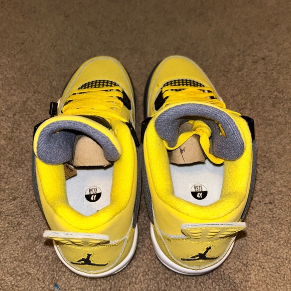 Lightning 4s - Picture 2 of 8